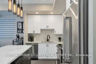 5289 Highway 7 Street D1303, Vaughan, ON L4L 1L9