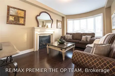 110 Creekland Avenue, Whitchurch-Stouffville, ON L4A 1X4