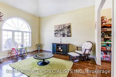 43 Bannermann Drive, Bradford West Gwillimbury, ON L3Z 3J7