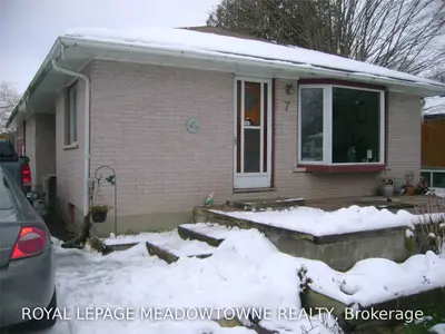 7 River Drive, East Gwillimbury, ON L9N 1A7