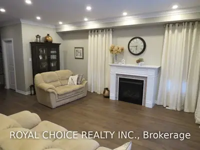 34 Ridge Gate Crescent, East Gwillimbury, ON L0G 1M0