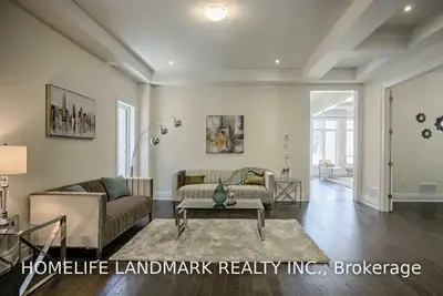44 Shining Willow Court, Richmond Hill, ON L4C 1C2