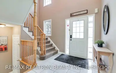 313 Marble Place, Newmarket, ON L3X 2R7