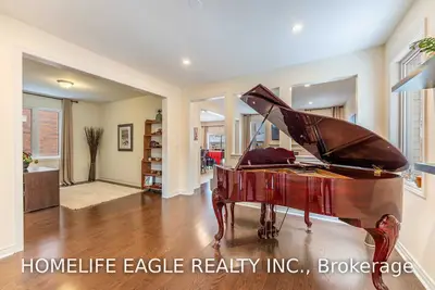 13 Romanelli Crescent, Bradford West Gwillimbury, ON L3Z 0X7