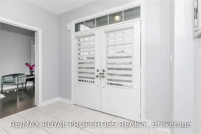 28 Walls Crescent, New Tecumseth, ON L0G 1W0