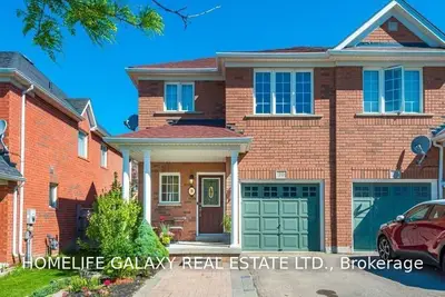 70 Hartford Crescent N, Newmarket, ON L3X 2Z5