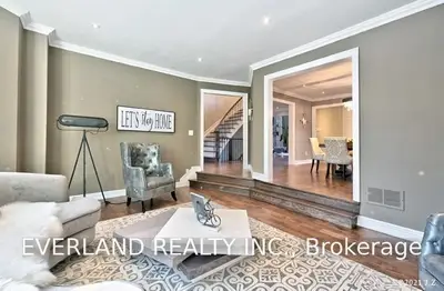 963 Creebridge Crescent, Newmarket, ON L3X 1P1