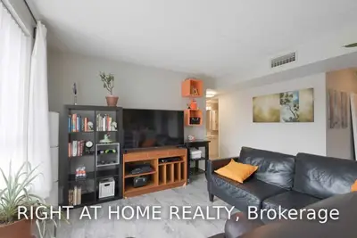 249 Major Mackenzie Drive E 308, Richmond Hill, ON L4C 9M8
