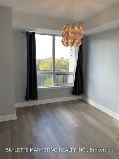 376 Highway 7 E 1017, Richmond Hill, ON L4B 0C7