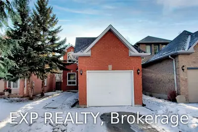 9 Newmill Crescent W, Richmond Hill, ON L4C 9T7