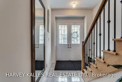 19 Kingsville Lane, Richmond Hill, ON L4C 7V6