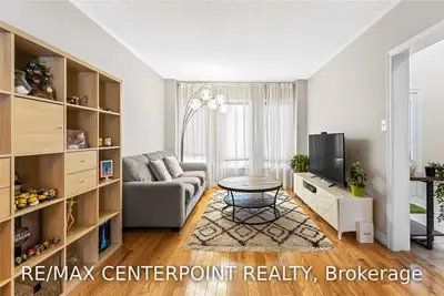382 Meegan Court, Newmarket, ON L3X 2B7