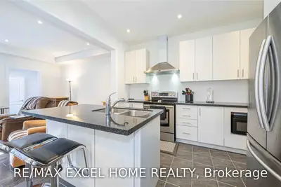 37 Applegate Drive, East Gwillimbury, ON L9N 0R2