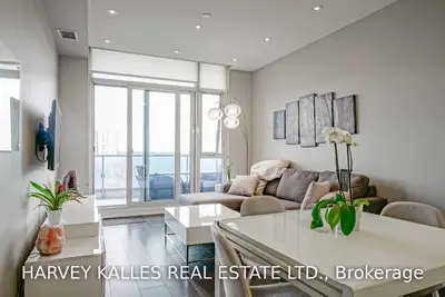 9471 Yonge Street 731, Richmond Hill, ON L4C 0Z5
