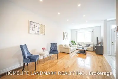 17 Holly Drive, Richmond Hill, ON L4S 2P1