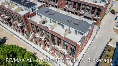 6 Whitaker Way 457, Whitchurch-Stouffville, ON L4A 4T4