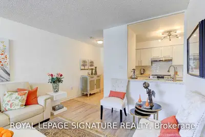 29 Northern Heights Drive 212, Richmond Hill, ON L4B 4L8
