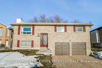 25 Fox Run Lane, Bradford West Gwillimbury, ON L3Z 2J1