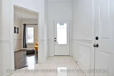 25 John Moore Road, East Gwillimbury, ON L9N 0P4