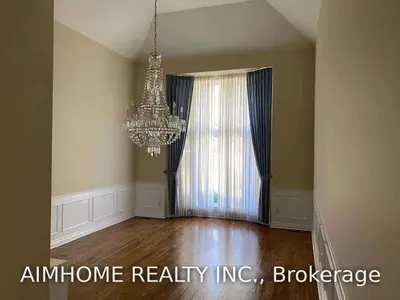 51 Hillholm Boulevard W, Richmond Hill, ON L4B 2J3