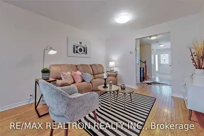 28 Cottonwood Court, Markham, ON L3T 5X1