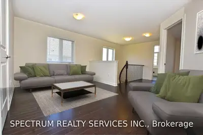 105 Forest Edge Crescent, East Gwillimbury, ON L9N 1R8