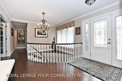 24 Maryvale Crescent, Richmond Hill, ON L4C 6P8