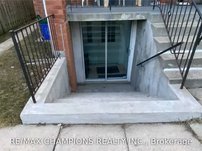 361 Valleymede Drive, Richmond Hill, ON L4B 3E8