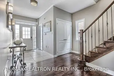 9 Donald Stewart Crescent, East Gwillimbury, ON L0G 1M0