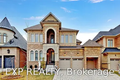 5 Noe Di Biase Road E, Vaughan, ON L0J 1C0