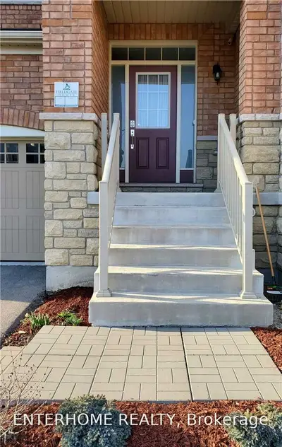 12 Paper Mills Crescent, Richmond Hill, ON L4E 4Y3