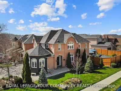 450 Bartholomew Drive, Newmarket, ON L3X 2E5