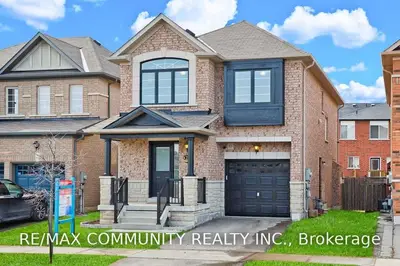 85 Delbert Circle, Whitchurch-Stouffville, ON L4A 0T4