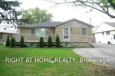 404 Taylor Mills Drive N, Richmond Hill, ON L4C 2V2