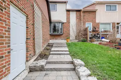 375 Maplegrove Avenue, Bradford West Gwillimbury, ON L3Z 1V8
