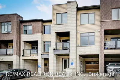14 Delano Way, Newmarket, ON L3Y 0L1