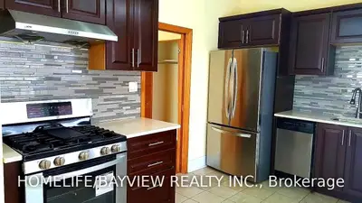 104 Trayborn Drive, Richmond Hill, ON L4C 4K7