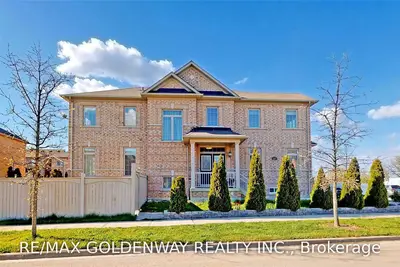 107 Durhamview Crescent, Whitchurch-Stouffville, ON L4A 1S2