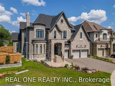 22 Petrolia Court, Richmond Hill, ON L4C 0C2