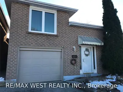 64 Zima Crescent Main, Bradford West Gwillimbury, ON L3Z 2E4
