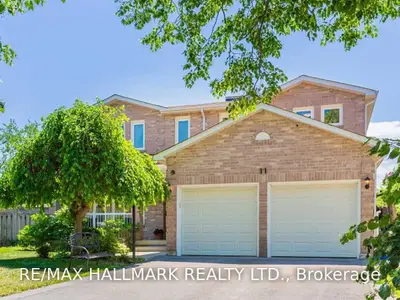 11 ESPBY Court, Richmond Hill, ON L4C 9L2