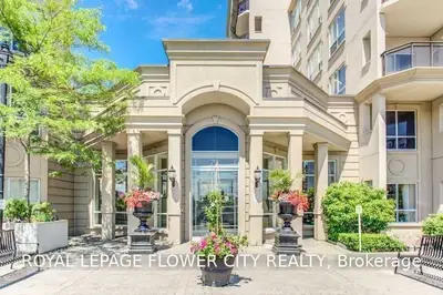 8 Maison Parc Court 314, Vaughan, ON L4J 9K5