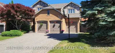 889 Damascus Court, Newmarket, ON L3X 1L1
