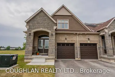 32 Dreamland Lane, East Gwillimbury, ON L0G 1M0