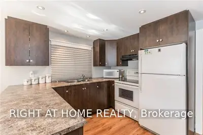 256 Parkwood Avenue, Georgina, ON L4P 2X3