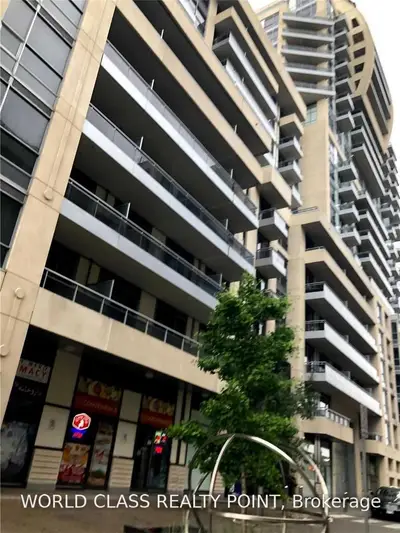 Condo Apartment in Richmond Hill