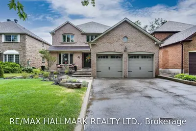 48 Crystal Drive, Richmond Hill, ON L4C 7Y3