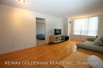 9 Northern Heights Drive 804, Richmond Hill, ON L4B 4M5