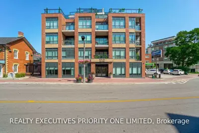 112 Woodbridge Avenue 305, Vaughan, ON L4L 2S7