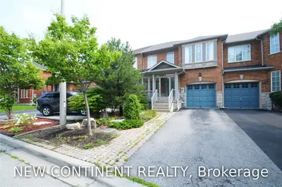 9 Grasslands Avenue, Richmond Hill, ON L4B 4L1